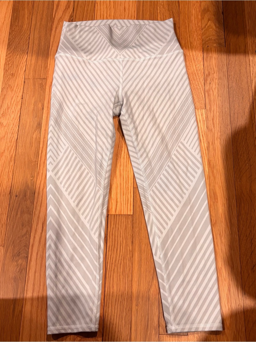Alo Yoga Santa Fe White Stripe Airbrush Leggings Size Small